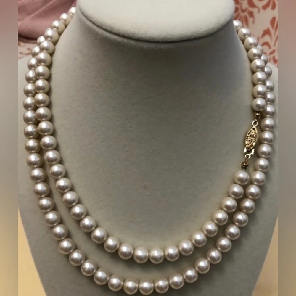 Pearl Necklace - Picture 2 of 7